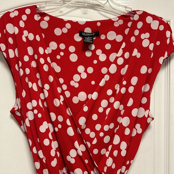 Glamour v-neck dress with self sash/belt, red with white polka dots Size 14 - Picture 4 of 4